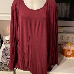 B womens Maurice’s casual cranberry color stretch plus size top 4x.